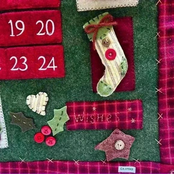 Vintage Christmas Advent Handmade Calendar Wall Decor w 24 Day Pockets Reusable - Picture 6 of 9
